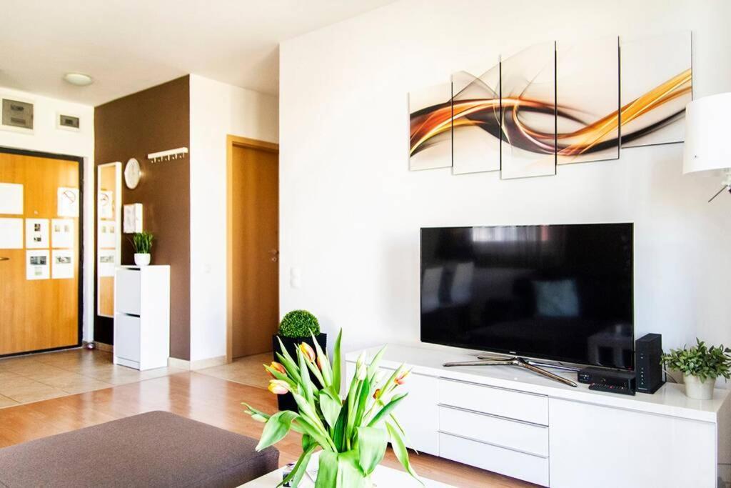 VIP Mini Resort Budapest Esterno foto