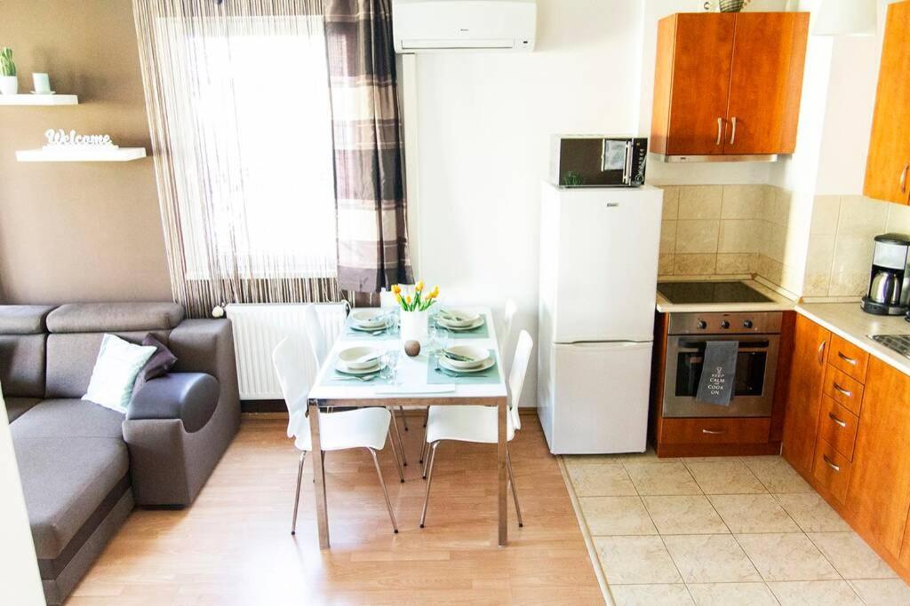 VIP Mini Resort Budapest Esterno foto